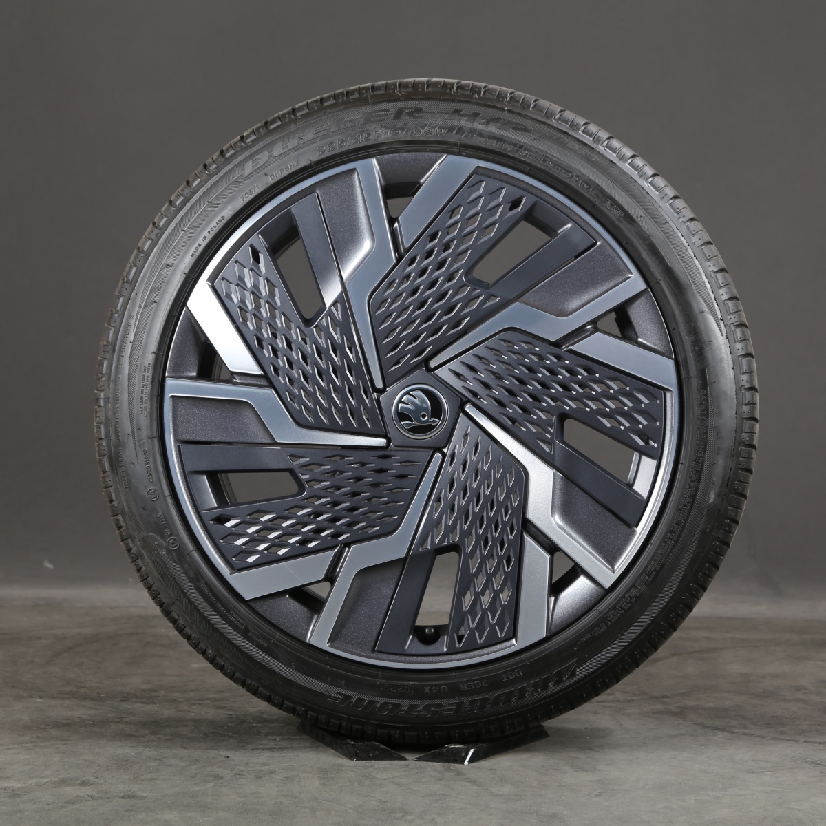 SİLECEK KOLU ARKA OCTAVIA III 12>17